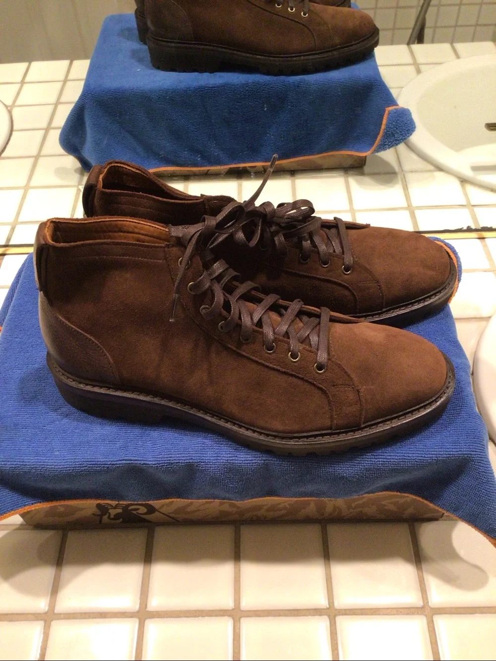 Allen Edmonds 10/D newer conditions extra lightweight